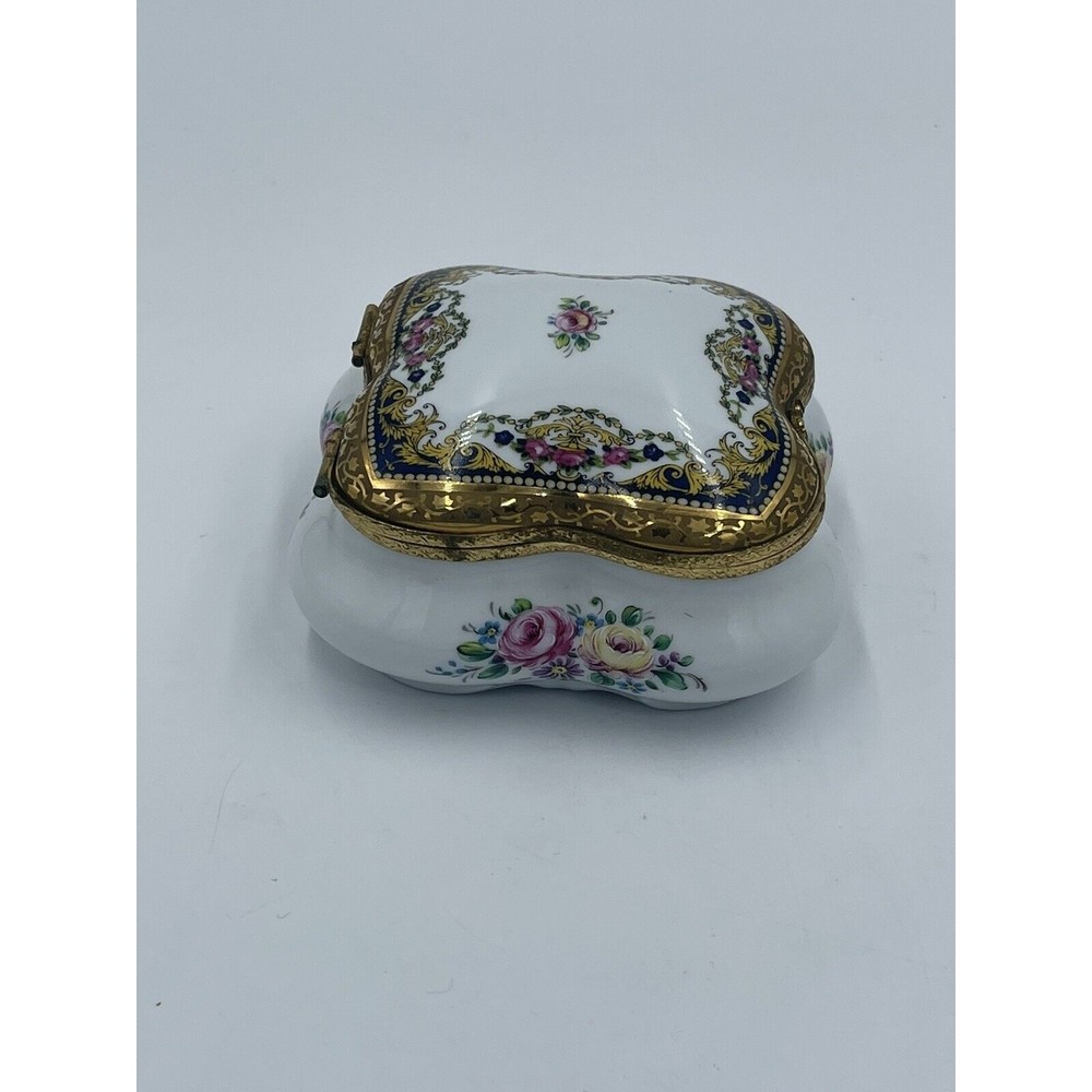 Vintage porcelain Imperia Limoges France Powder/ Trinket box With 22K Gold Trim - Picture 2 of 6